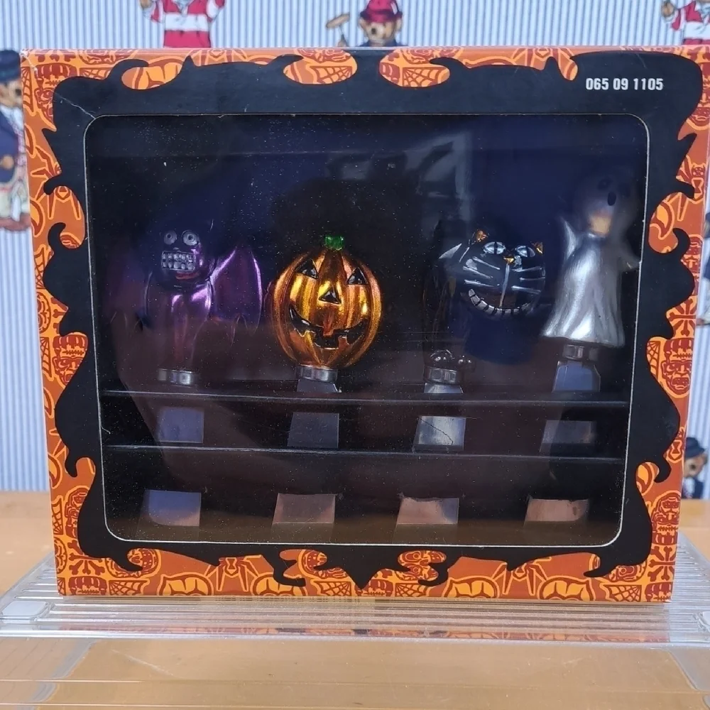 Y2K Vintage 2003 Target Halloween character handle set of 4 party spreaders